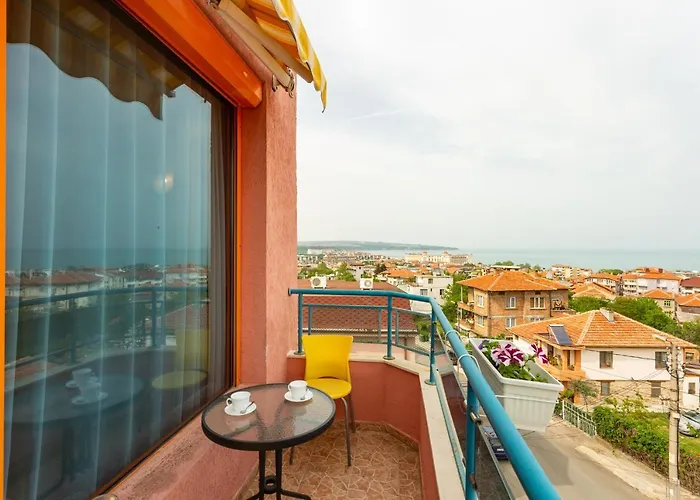 семеен джемелли Хотел