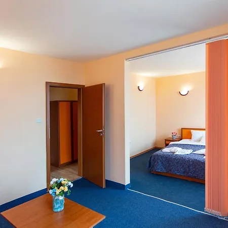 ホテル Family Jemelly 2*